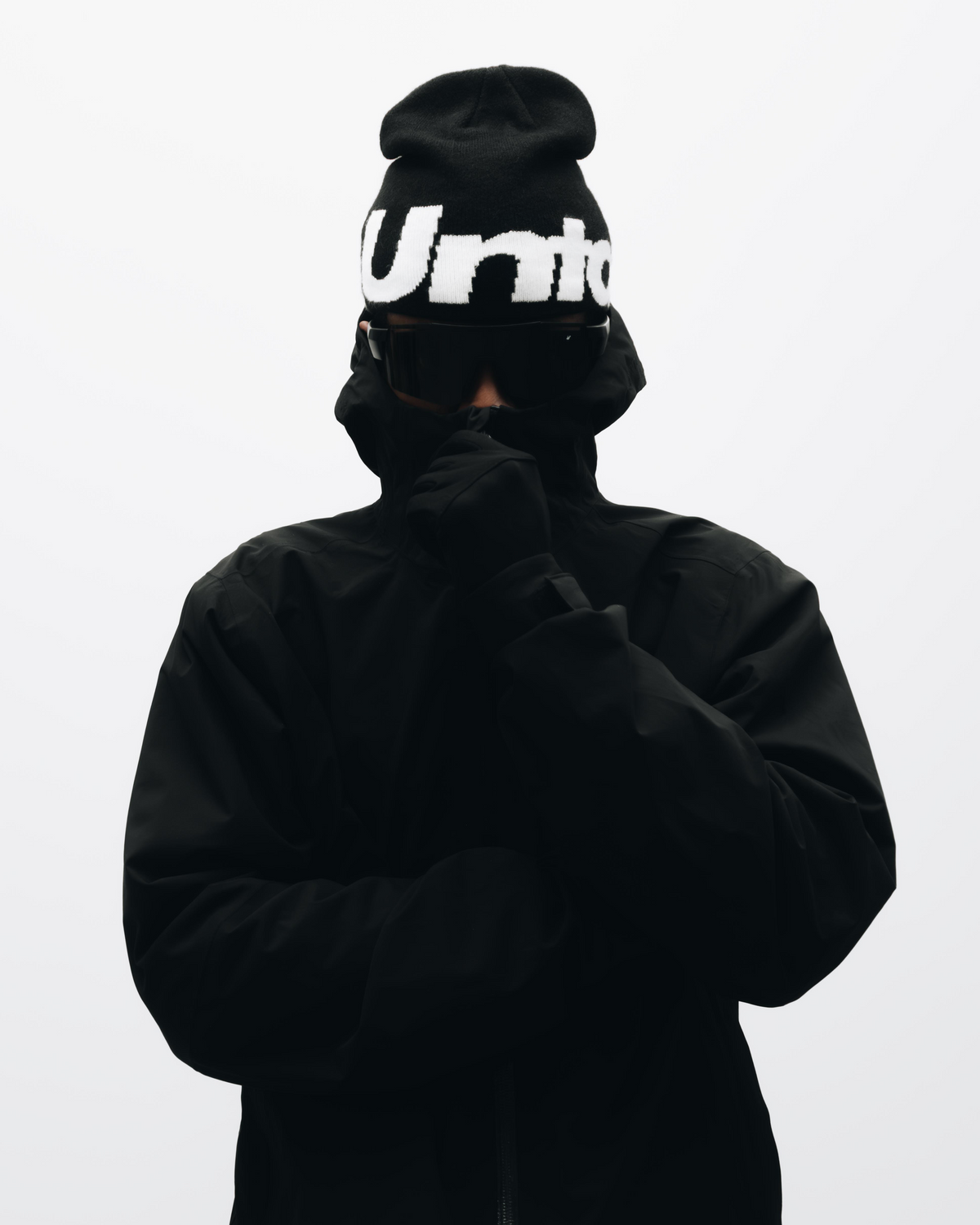 BLACK JACQUARD BEANIE
