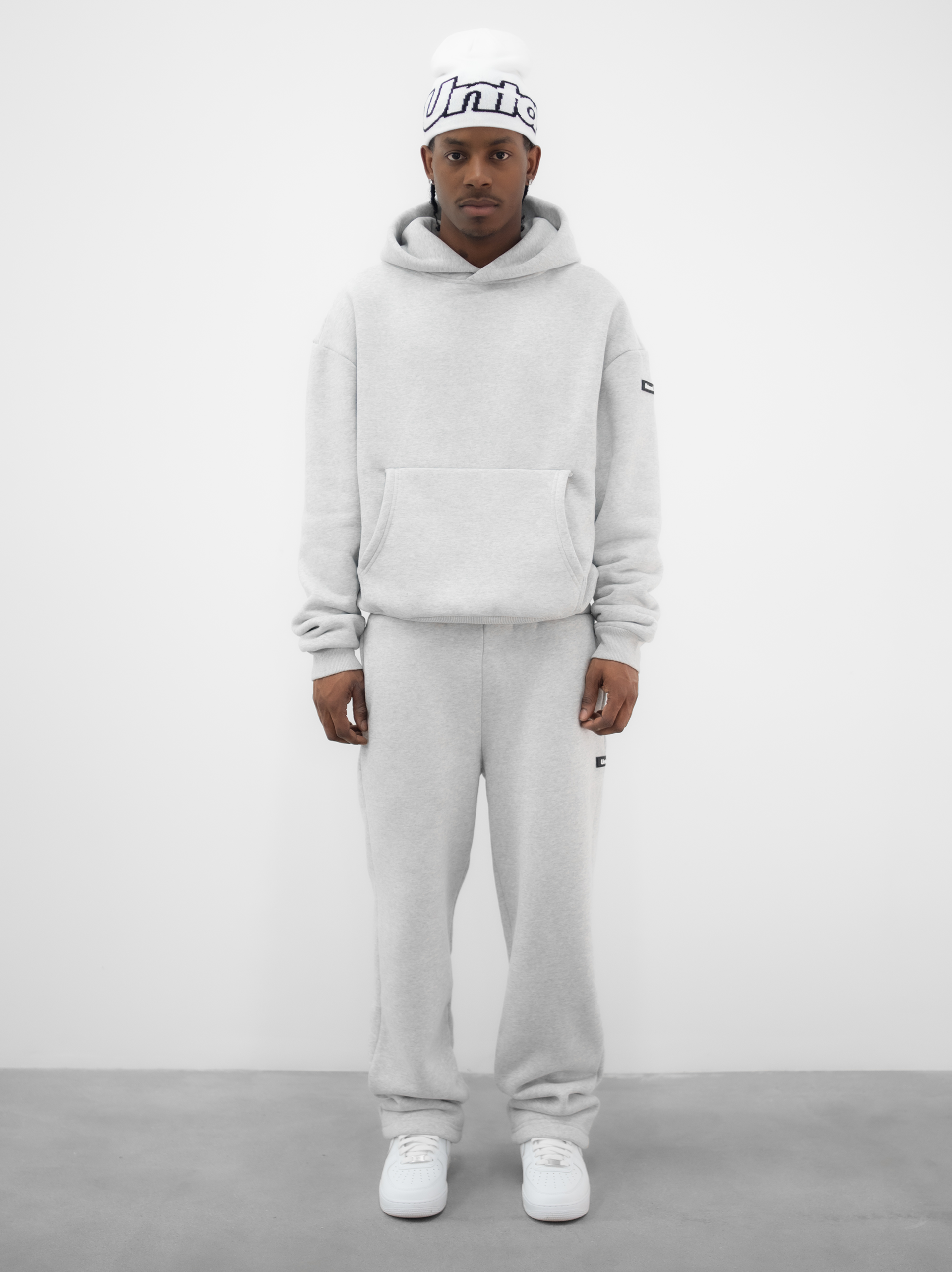 UNTAMED OPEN LEG JOGGER GREY