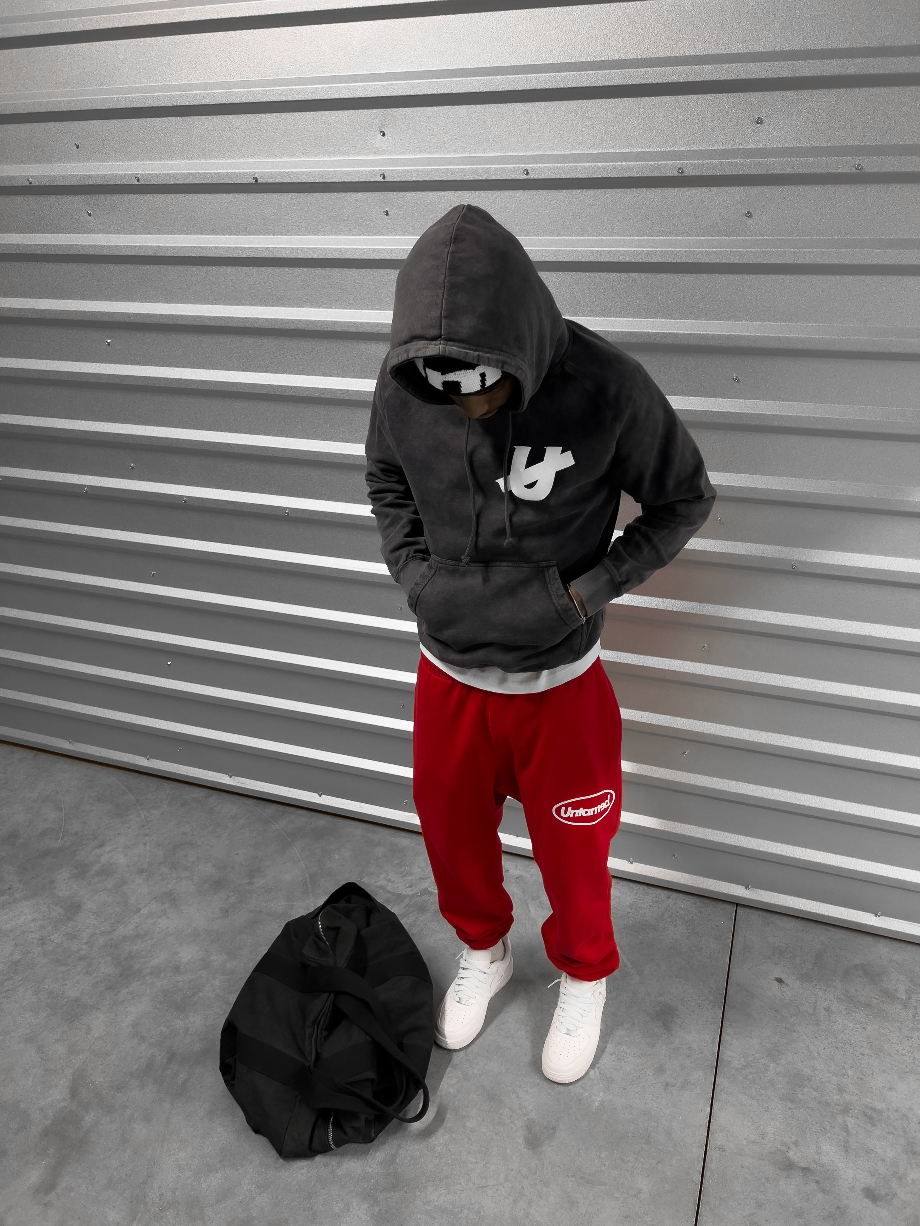 INITIAL LOGO RAGLAN HOODIE
