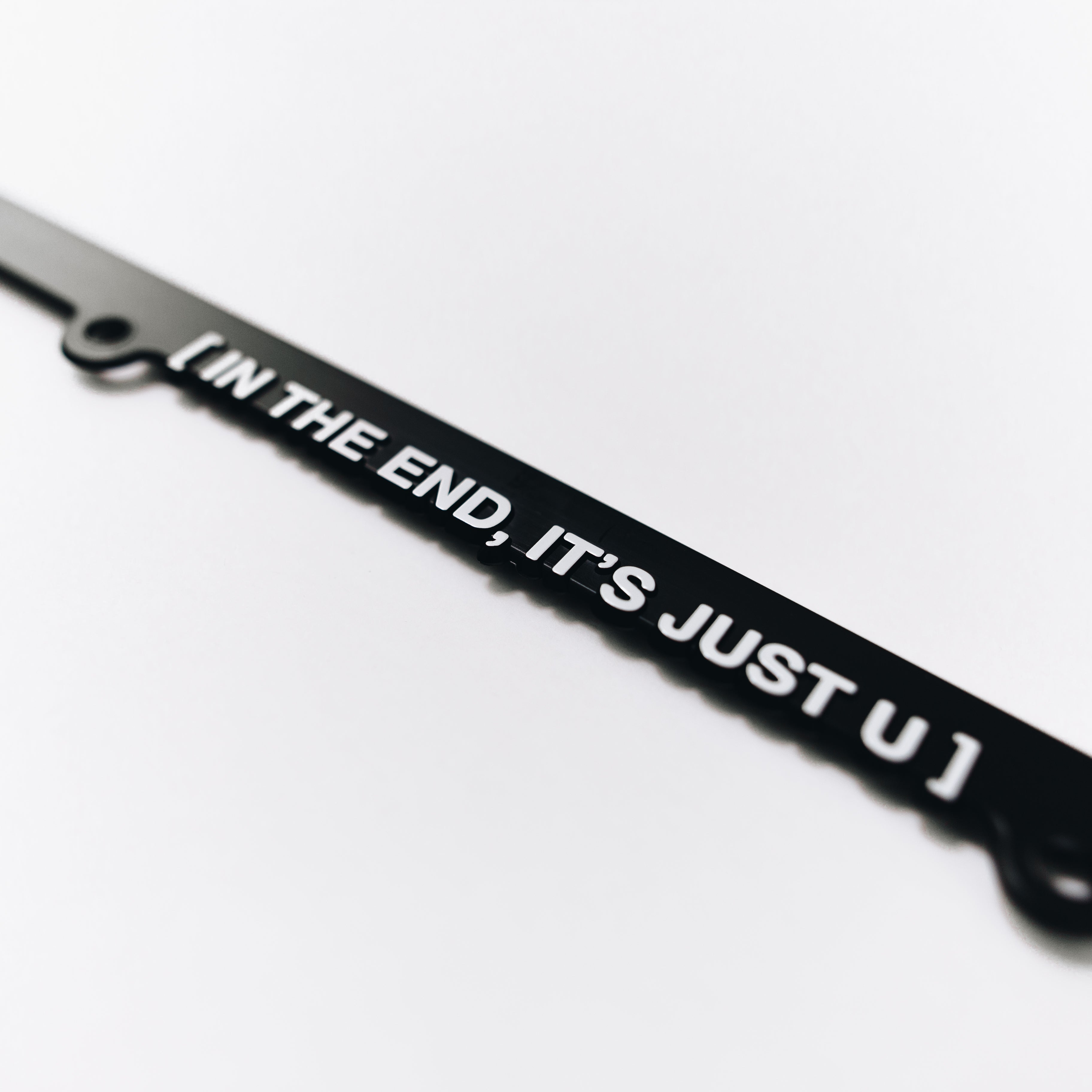 LICENSE PLATE FRAME [WHITE]